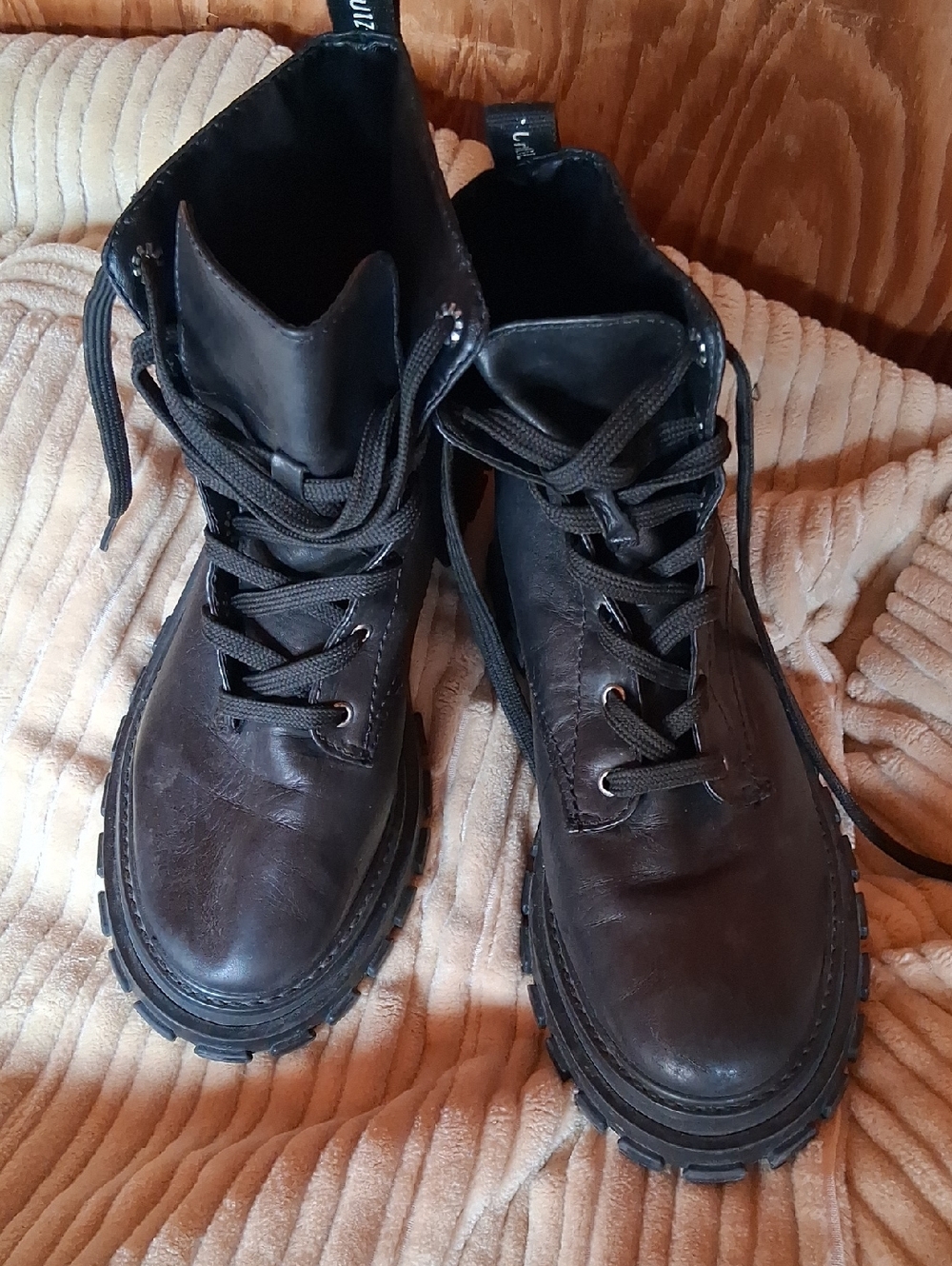 SCHUTZ Black Leather Lace-Up Combat Boots